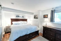 A Topnotch Stowe Experience - Stowe Condo with Free Resort Pool & Hot Tub