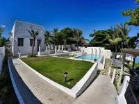 Kandugyap House by the Sea - Rooftop Pools