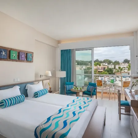 Cavo Maris Beach Hotel