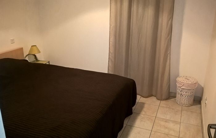 Beachside sea views, aircon, internet, modern, private parking