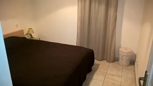 Beachside sea views, aircon, internet, modern, private parking - Wifi