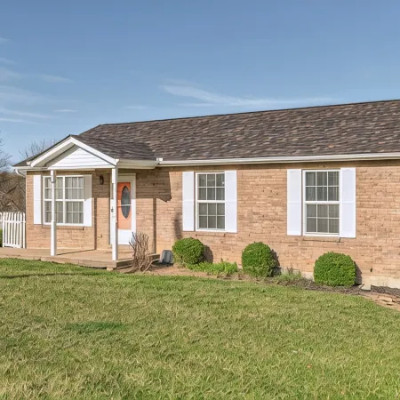 Rainbow Ranch: Family Friendly 4 Bedroom in Lovely Williamstown, 5 min to ARK!