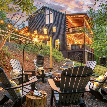 Mountain Views & Summer Vacation! - 3 King Beds- Theater- Hot Tub- Pool Table