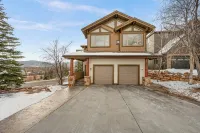 Best of Bear Hollow. Lavish 7-Bedroom for Winter and Summer Fun. - 4-Star