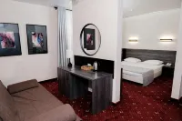 Hotel Deluxe - Homestays