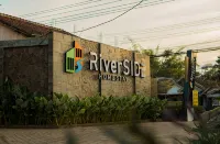 Riverside Homestay - parcheggio
