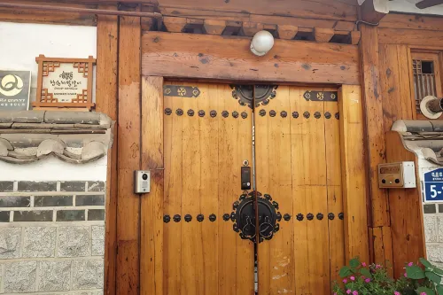 Bukchon Yeonwoo Hanok Stay - Pensionat