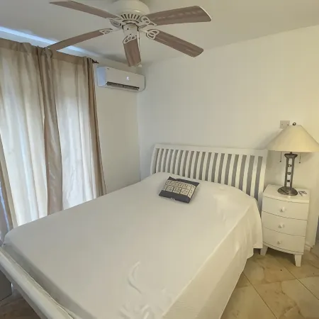Roomy Lower 3 Bedroom West Coast Property with Pool