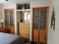 Spectacular Lakefront Cabin w/boat mooring on Higgins Lake Sleeps up to 8 people - Balcony