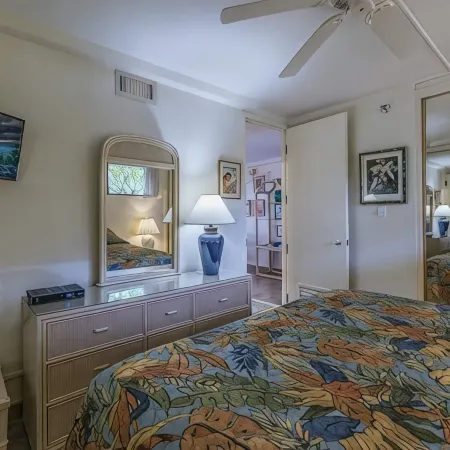 Oceanfront, adjacent to North Ka'anapali Beach, Central A/C! Newly reduced rates