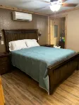 Cozy One Bedroom Cabin with Lake View-South Toledo Bend - Homestays