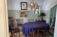 Cozy 3-bedroom Beaverdale Brick - บังกะโล