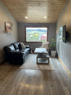 Country 2-Bedroom Cottage with a gorgeous view - ห้องครัว