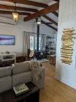 Dreamy Cottage right on the Lake, Dog Friendly! - Homestays