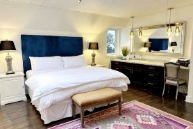 Penthouse 105-Heart of Downtown