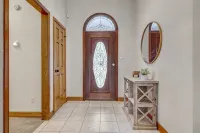 Beautiful Home with Amazing Back Patio.  3Br / 2BTH - Sleeps 8. - 3つ星