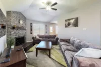 Cozy Pearland Getaway Home! Large backyard w/patio! 5 STAR REVIEWS. - 무료 와이파이