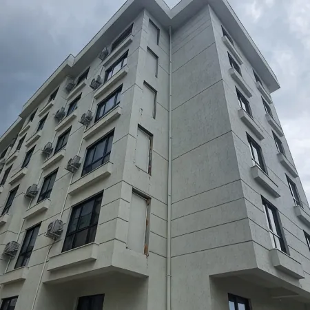 Petra Port Hotel Отели рядом с достопримечательностью «Пристань для яхт Виапорт»
