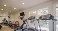 Sandy Haven - Outdoor & Indoors Pools, Hot Tub, and Private Beach Access. - Gym