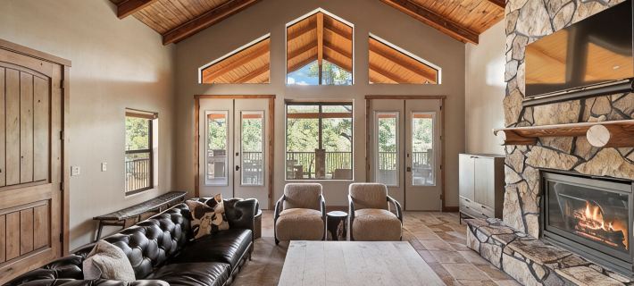 Canyon-View Retreat Minutes from Zion with Hot Tub, Game Room & Chef’s Kitchen Hotels in Кейн