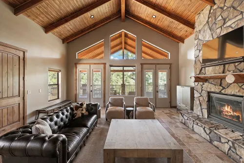 Canyon-View Retreat Minutes from Zion with Hot Tub, Game Room & Chef’s Kitchen - Balcony