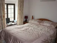 The Old School House Bed and Breakfast - Yüzme Havuzu