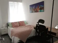 Falkirk City Centre Stylish 2 Bed Flat Hotels in Falkirk
