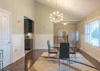 15 Mins From PHL International Airport - Modern Rancher Style Home in Chester PA - 5つ星