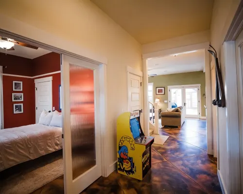 5Br - South Main's Iconic Green Craftsman Retreat - Steps to River & Parks Hotels in Buena Vista