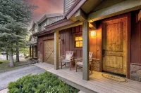 Eagle-Vail Townhome w/ Private Spa! - Minutes from Vail and Beaver Creek!