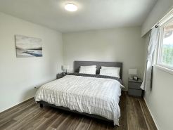 Lovely 3-bedroom upper rental unit