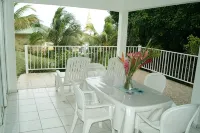BUNGALOW WITH POOL: LE BOUGAINVILLIER - 2 stjerner