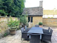 Iconic  Luxury Detached Period House on the River Bank with parking. - 5-Star
