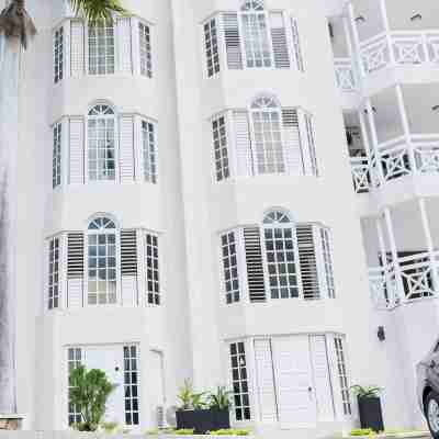 Falcon Oceanview Condo/Free Airport Transportation/Gated Complex/Security Hotel Exterior