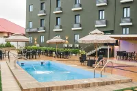 C to C Luxury Hotel - balcón