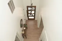 Spacious Modern Home with Lake view in Dallas, great amenities/full Kitchen/Wifi - 4-Star