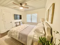 Cottage by the Square - 4-Star