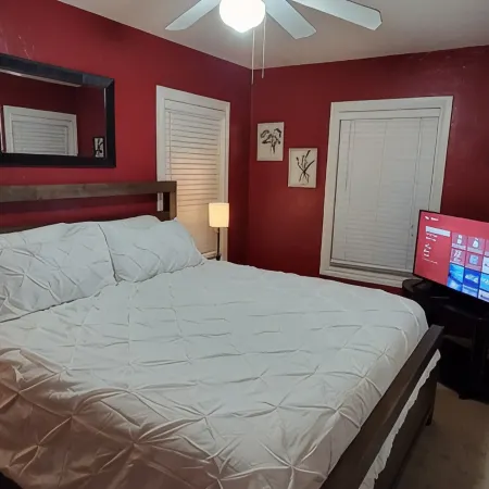 Charming 2-bedroom house in a quiet neighborhood - AC, WiFi in delightful Lawton