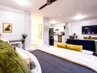 Incredible Downtown Apartment W/ Views & Desk @ the Virginia Grand -Downtown IF - アパートメント