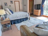 Perfect Family Escape: Playground, Fire Pit, Games & Boat Parking Near Kemah! - Homestays