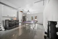 Modern Downtown Lake Oswego Home! - Wifi