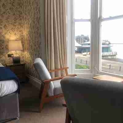 Helmsman Guesthouse Rooms