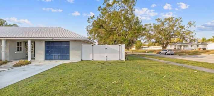 3/2.5 Private Sarasota Pool Home. Close to Beaches. Fenced Yard. Pet Friendly Отели в г. Уитфилд
