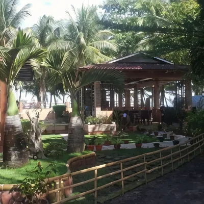 The Red Palm Resort Hotels near Doljo Beach