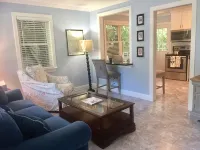 Grace's Getaway: Newly refurbished.Two blocks to the beach! - 4-Star