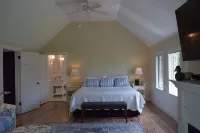 Elegant oceanfront home on Bass Harbor close to Acadia National Park - 4성급