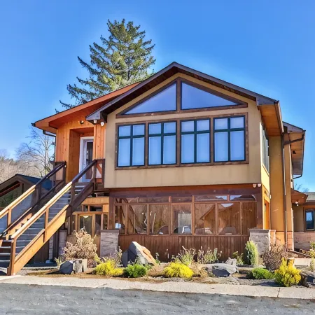 6BR/7bath Luxury home Hot Tub in Hunter Catskills