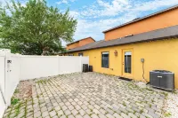 3-Bed with pool - Close to beach - 4-Star