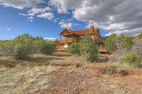 Beautiful home with lots of room. Large deck and amazing hot tub. - balcony