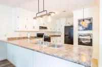 OXFORD PRIME LOCATION / ON THE SQUARE!! WALKING DISTANCE TO CAMPUS - 4-Star